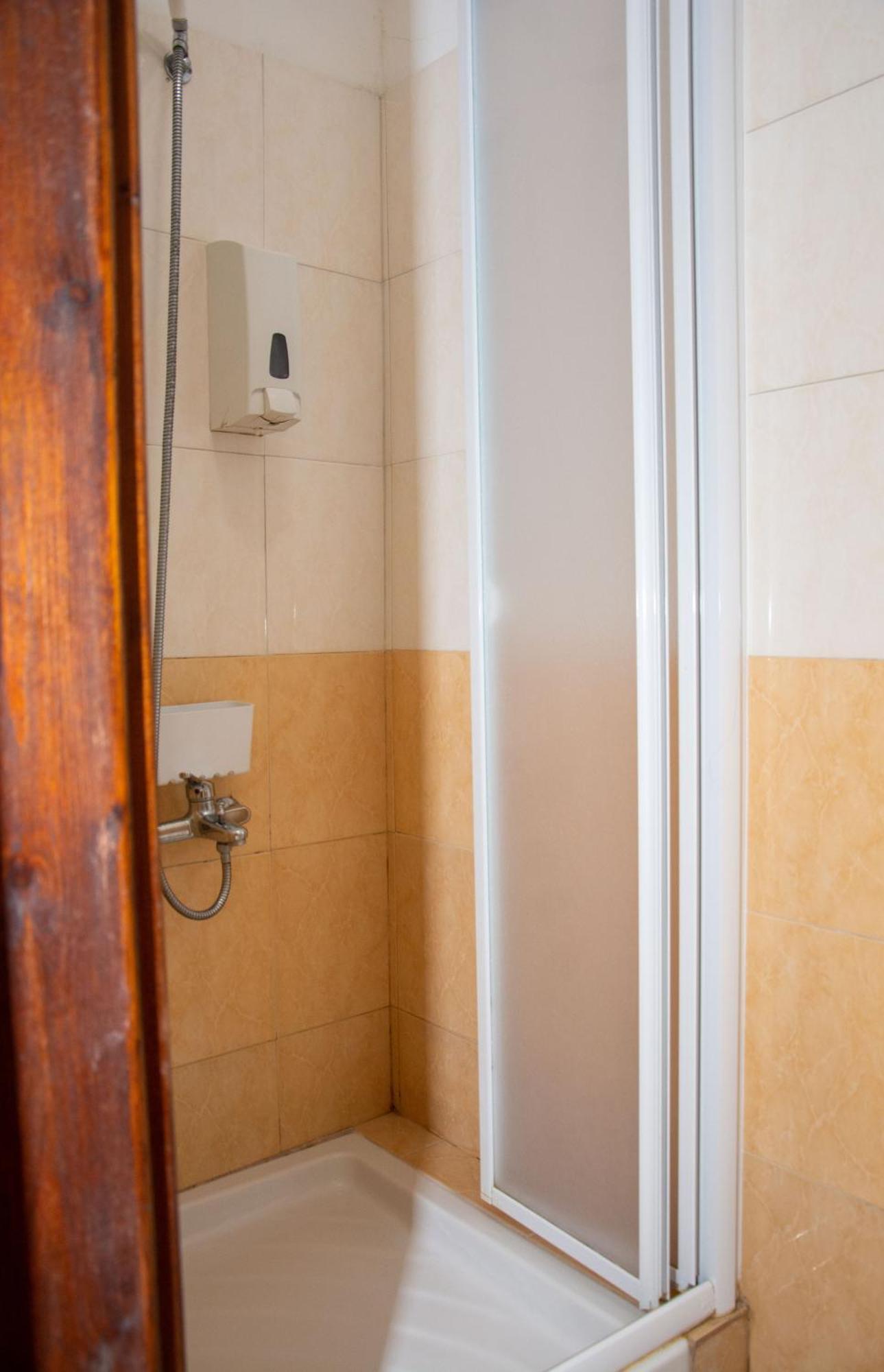 Marina'S Rooms Xrisopolitissa Larnaca Exterior photo